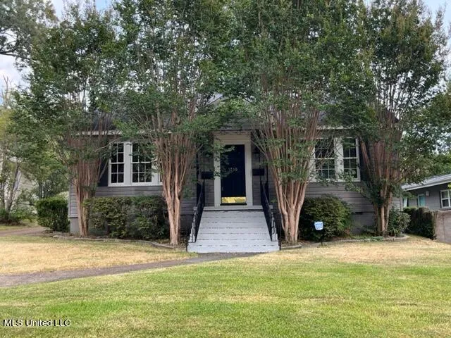 $1,300 | 1710 Lyncrest Avenue, Unit B, Jackson, MS 39202