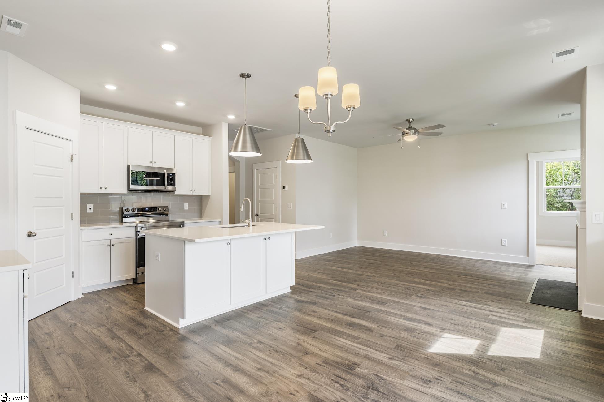 236 Jacqueline Road Piedmont, SC 29673 - Photo 3 of 21 Gallery Image 3