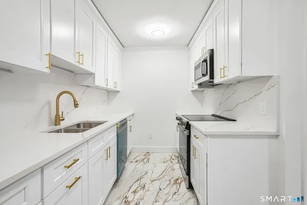 $579,999 | 21 Oven Rock Road, Bethel, CT 06801