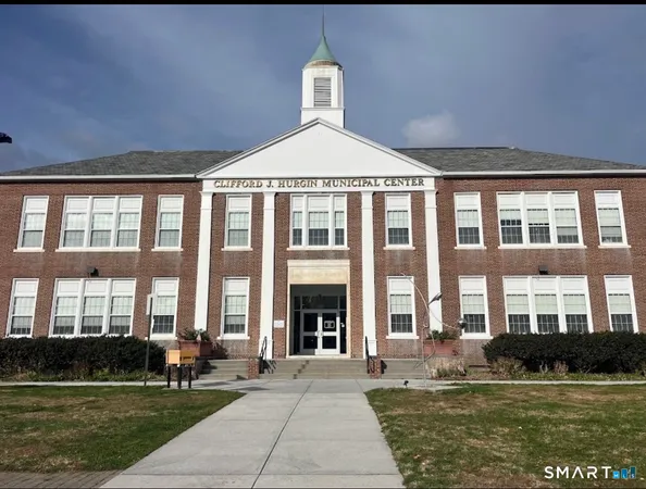 $579,999 | 21 Oven Rock Road, Bethel, CT 06801