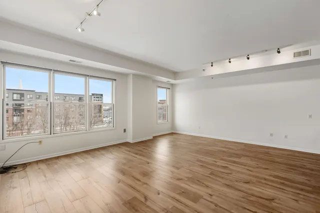 $235,000 | 209 8th Street East, Unit 308, St. Paul, MN 55101