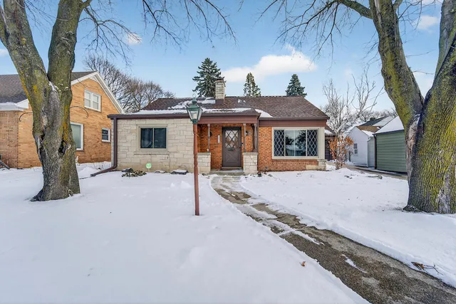 $259,900 | 2811 Erie Street, Racine, WI 53402