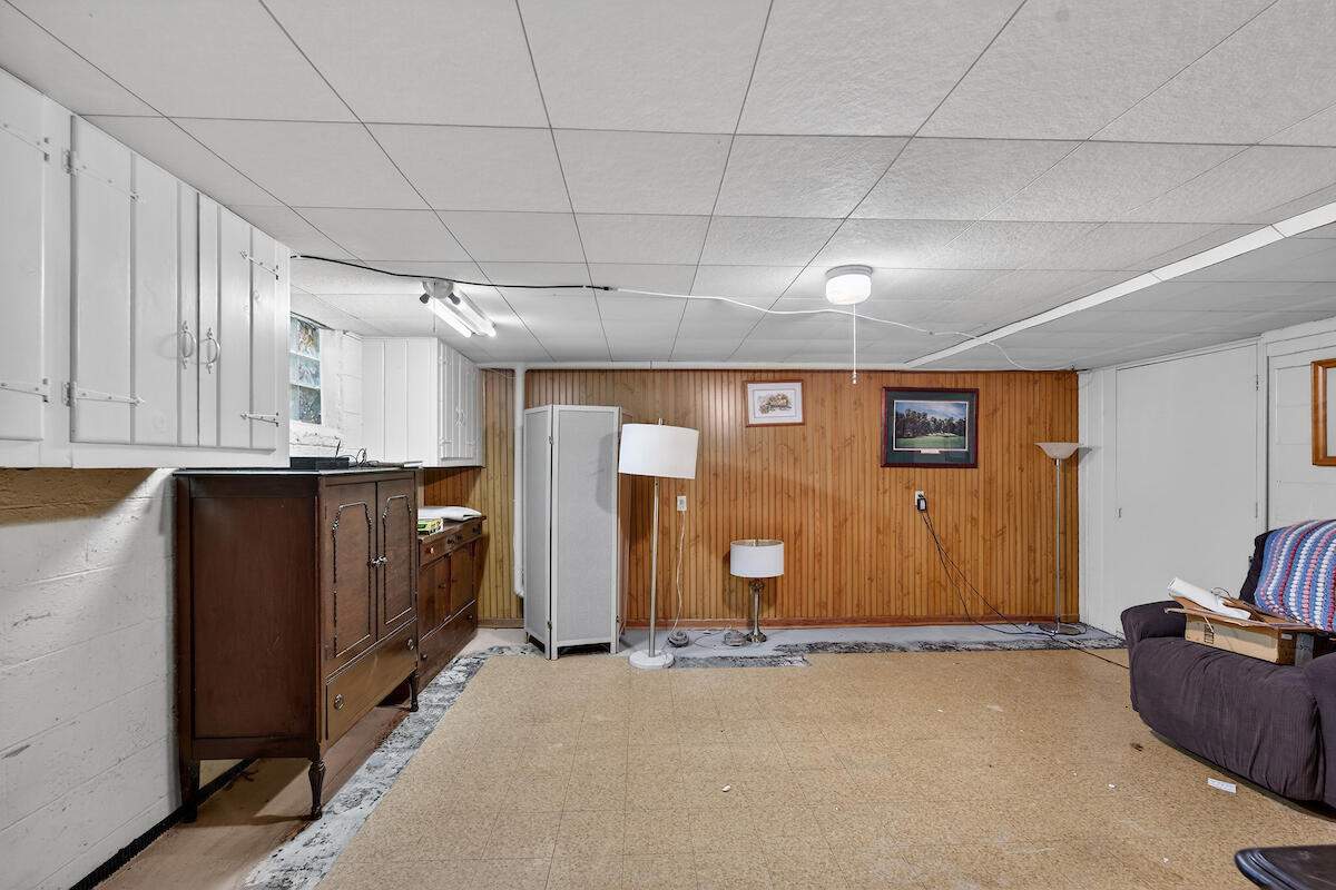 2811 Erie Street Racine, WI 53402 - Photo 15 of 30 lower