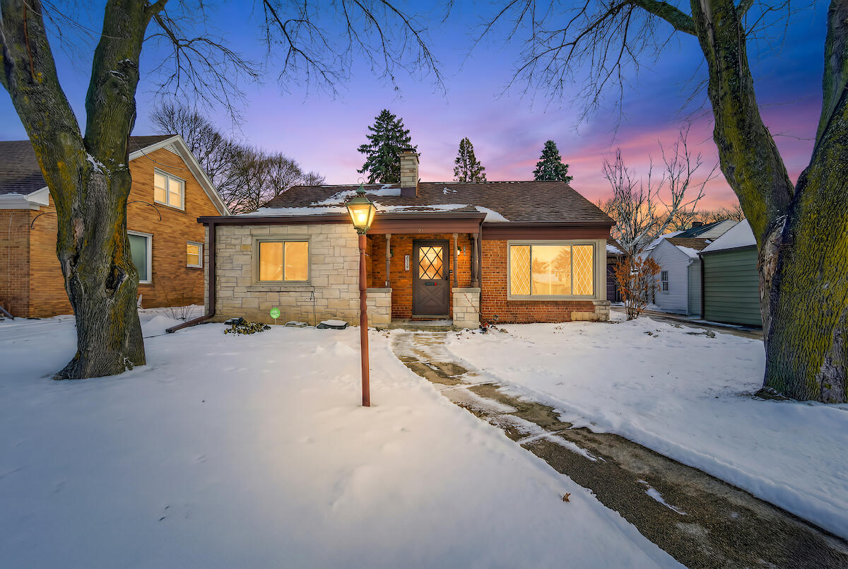 2811 Erie Street Racine, WI 53402 - Photo 21 of 30 Night shot