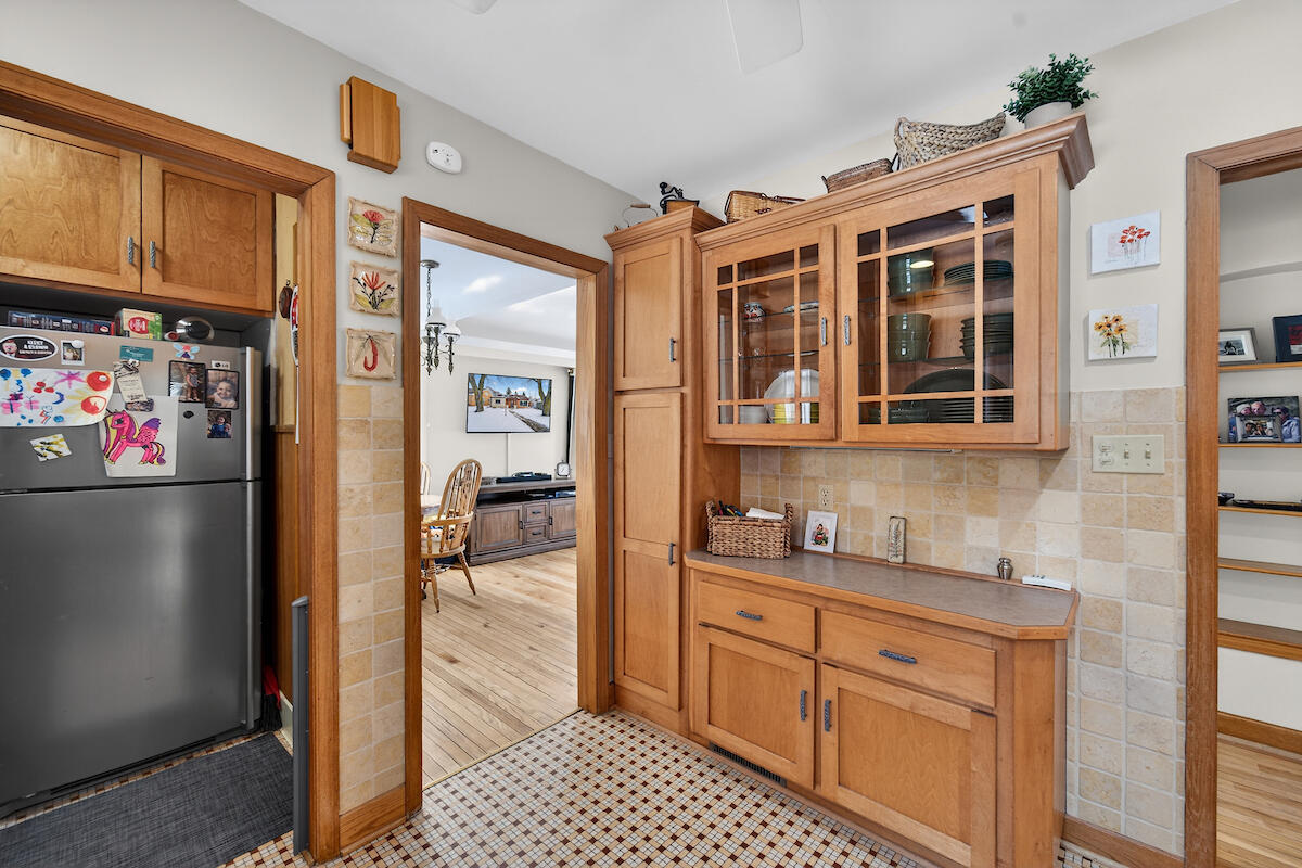 2811 Erie Street Racine, WI 53402 - Photo 4 of 30 Kitchen