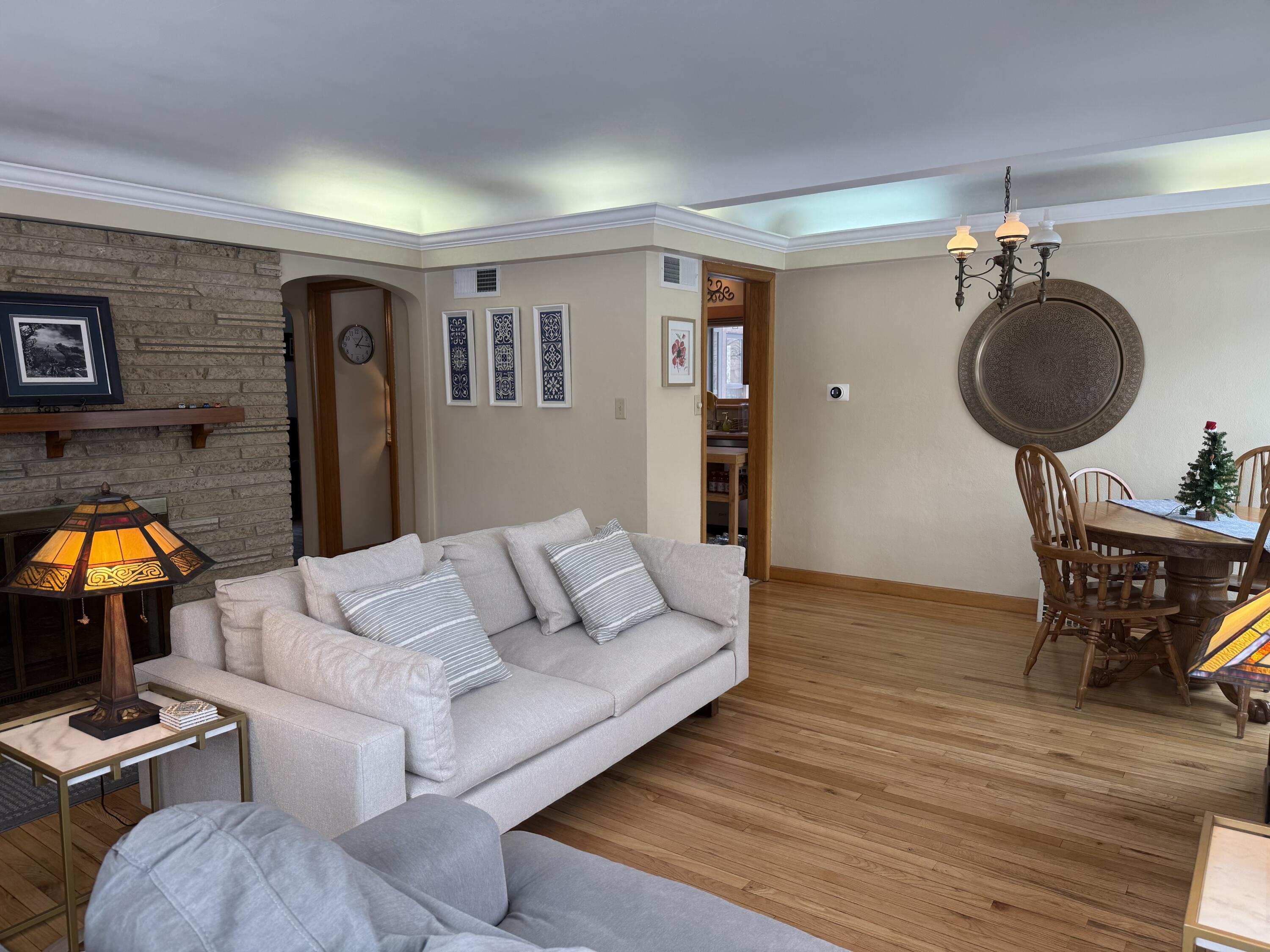 2811 Erie Street Racine, WI 53402 - Photo 6 of 30 Erie living room 2