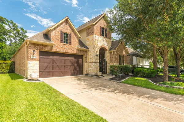 $599,999 | 18 Sundown Ridge Place, The Woodlands, TX 77375