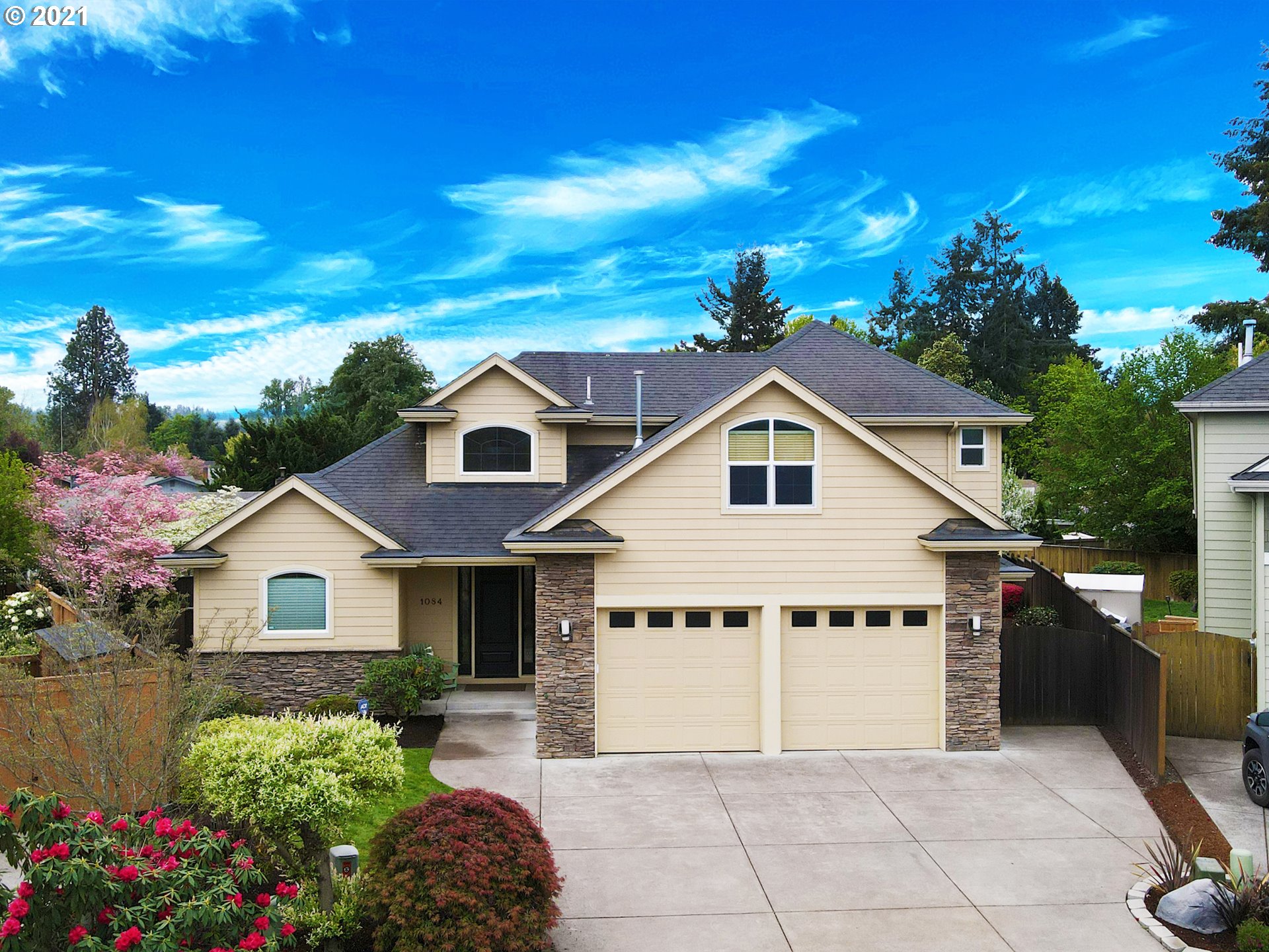 1084 Diamond Street Springfield, OR 97477 - Photo 1 of 30