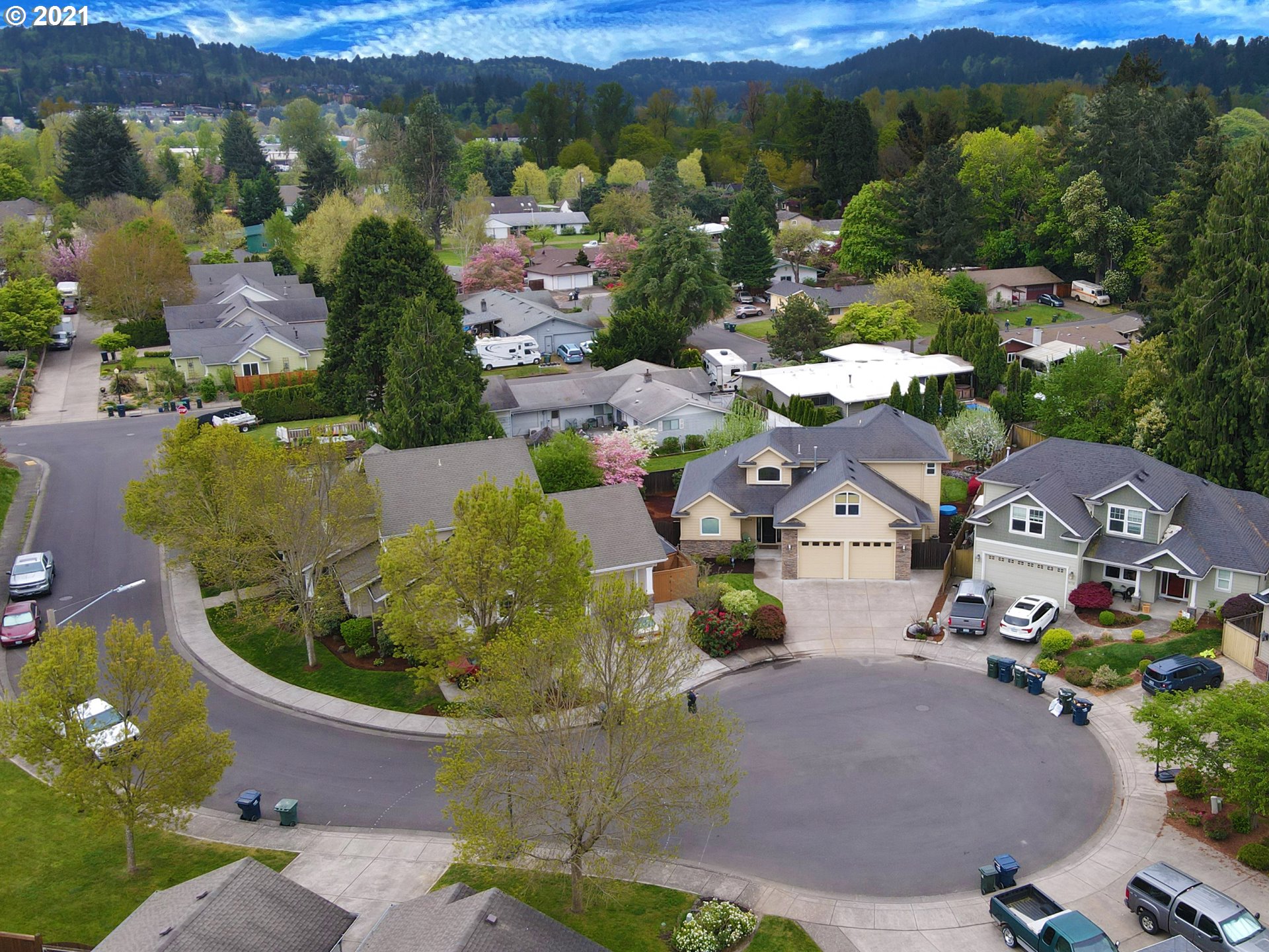 1084 Diamond Street Springfield, OR 97477 - Photo 2 of 30