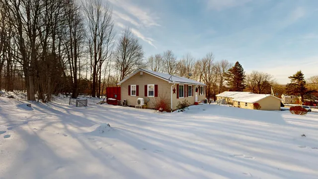 $325,000 | 11 Highland Heights Road, Winthrop, ME 04364
