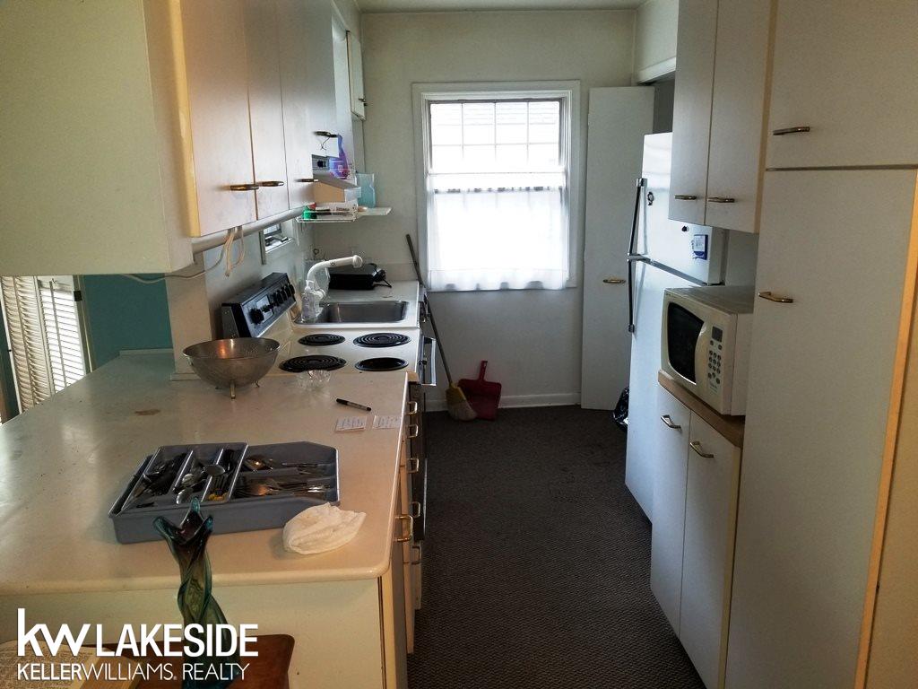 2157 Dorchester Road Birmingham, MI 48009 - Photo 13 of 30 31380854-15.JPG