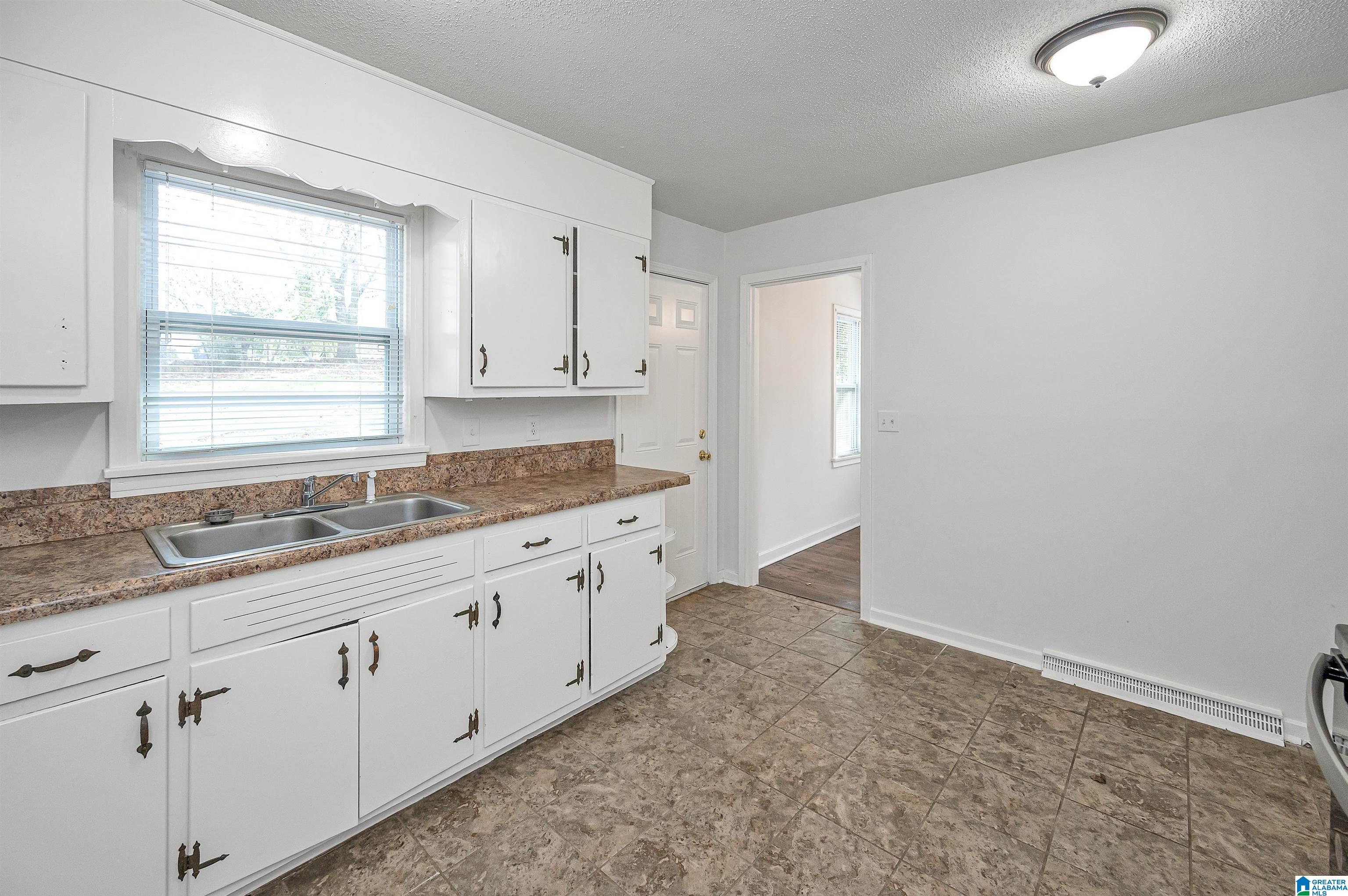 9837 Greenlee Road Birmingham, AL 35215 - Photo 12 of 31