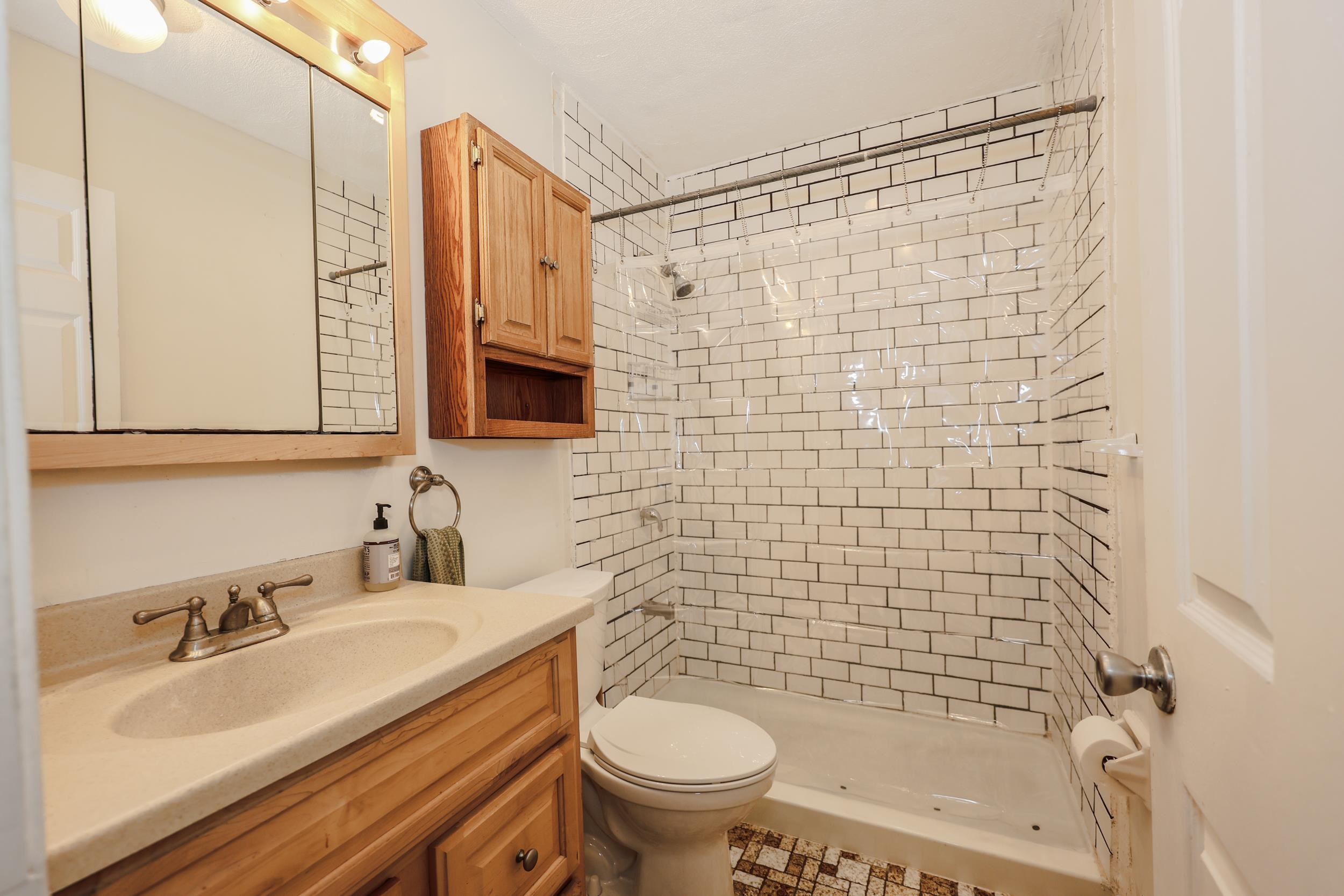 310 Brook Village Road, Unit 11 Nashua, NH 03062 - Photo 6 of 17 Gallery Image 6