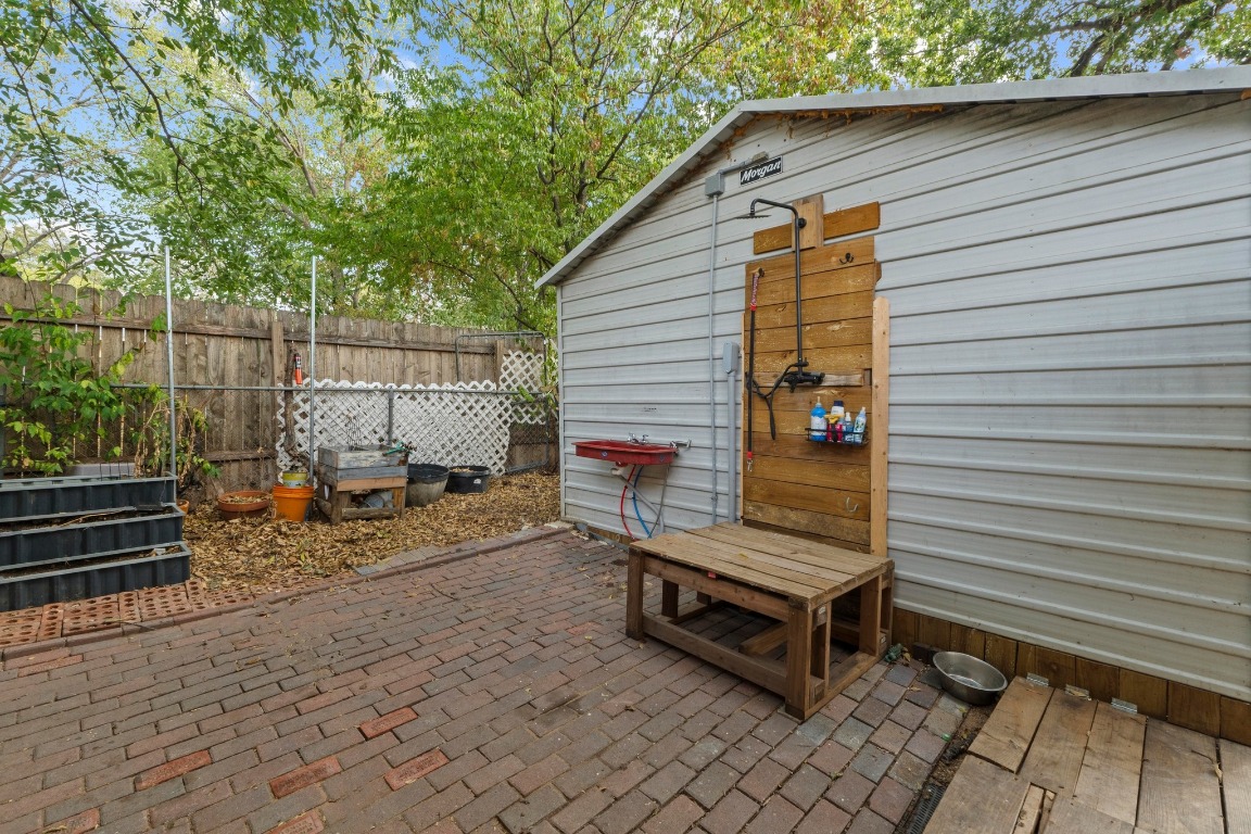1805 Vine Street Georgetown, TX 78626 - Photo 27 of 32 a view of a chairs setting on the roof deck