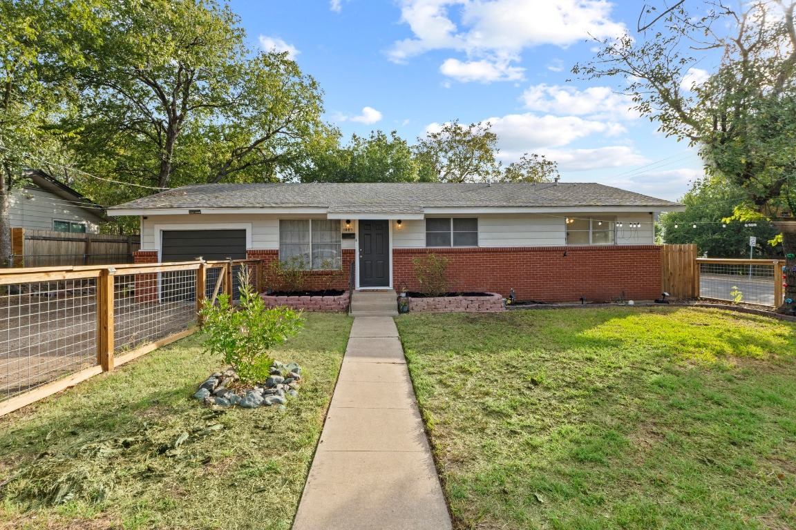 1805 Vine Street Georgetown, TX 78626 - Photo 32 of 32 a front view of house with yard and green space