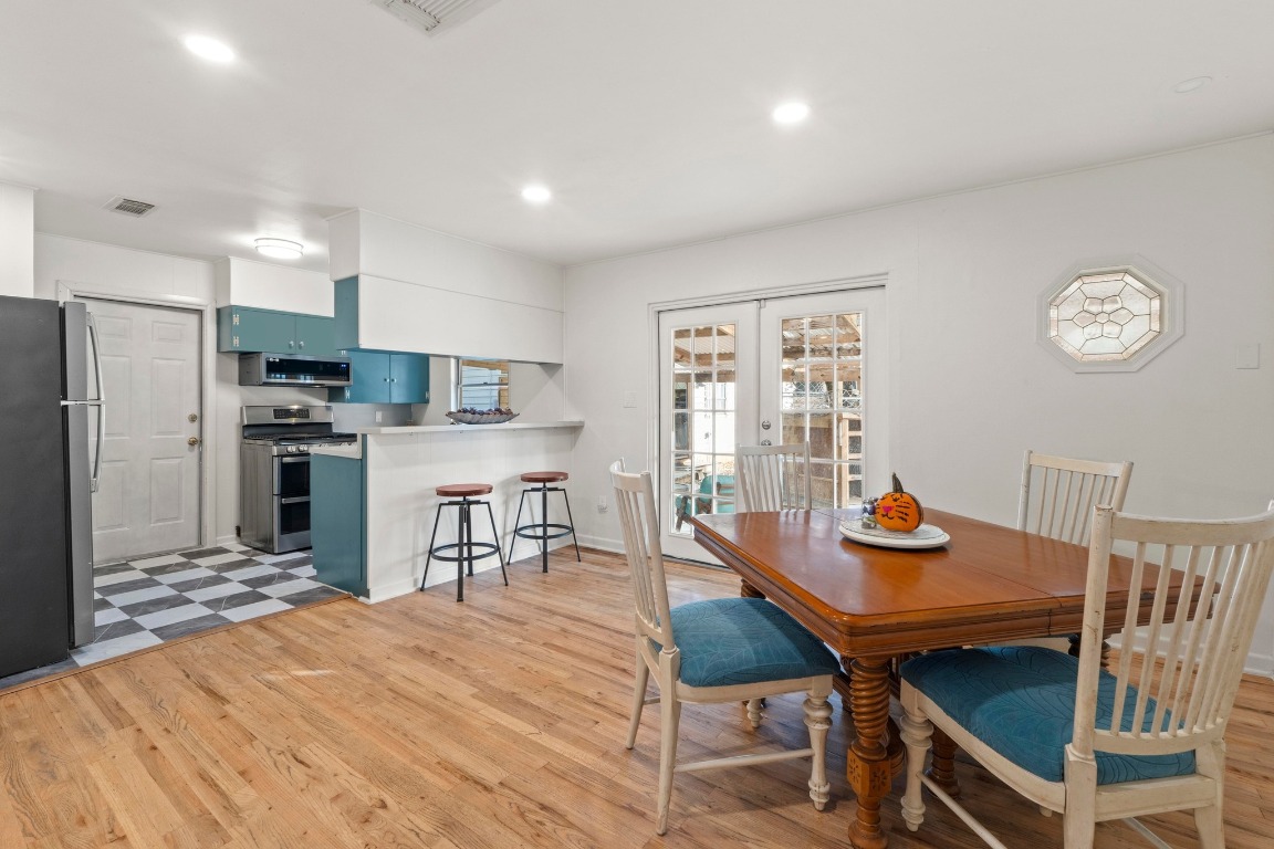 1805 Vine Street Georgetown, TX 78626 - Photo 7 of 32 a view of a dining room with furniture