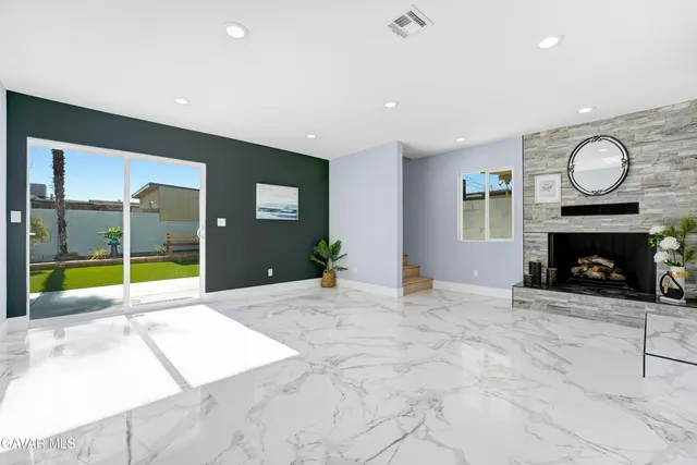 a view of empty room with windows