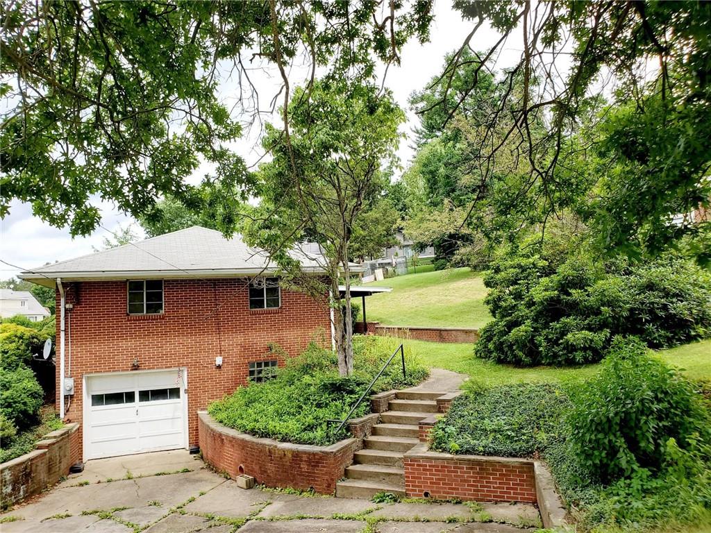310 Valley Drive Rochester, PA 15074 - Photo 3 of 16 Gallery Image 3