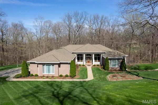 $895,000 | 316 Flagstone Drive, Cape Girardeau, MO 63701