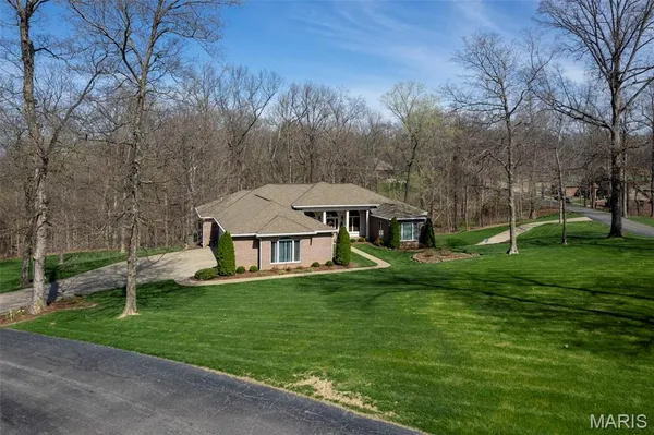 $895,000 | 316 Flagstone Drive, Cape Girardeau, MO 63701
