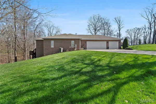 $895,000 | 316 Flagstone Drive, Cape Girardeau, MO 63701