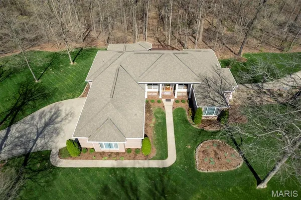 $895,000 | 316 Flagstone Drive, Cape Girardeau, MO 63701
