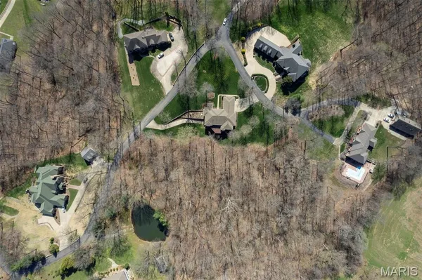 $895,000 | 316 Flagstone Drive, Cape Girardeau, MO 63701