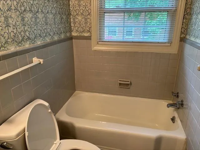 $1,950 | 2153 Canterbury Drive, Burlington, NC 27215