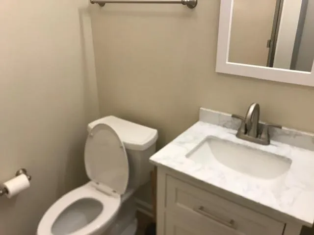 $1,950 | 2153 Canterbury Drive, Burlington, NC 27215