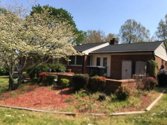 $1,950 | 2153 Canterbury Drive, Burlington, NC 27215