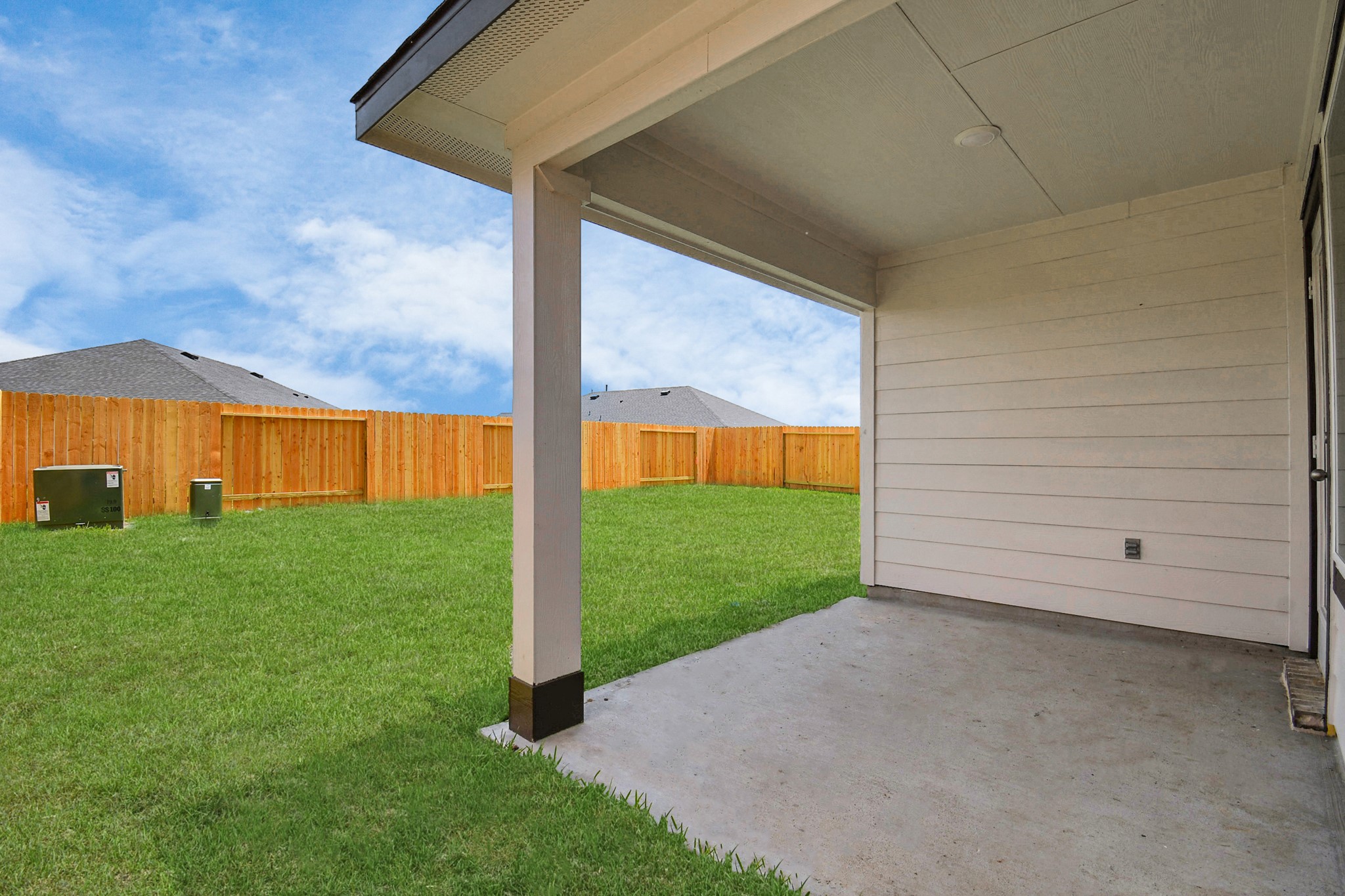 1115 Desert Willow Drive Rosharon, TX 77583 - Photo 27 of 33 Covered Patio