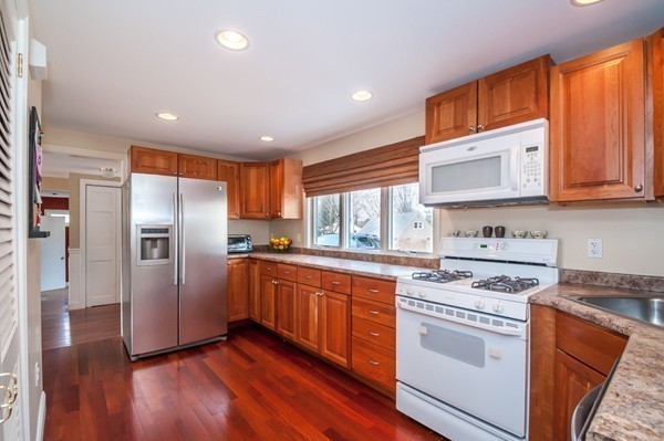 48 Winslow Road Reading, MA 01867 - Photo 4 of 29 Gallery Image 4