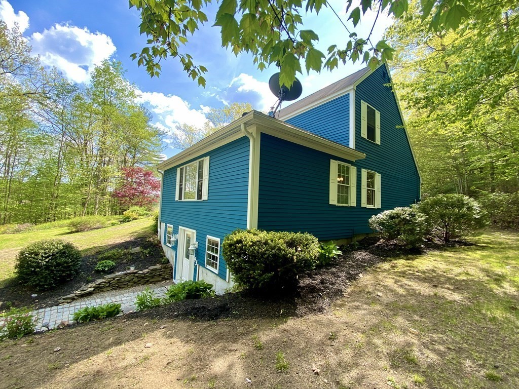 45 New Templeton Road Hubbardston, MA 01452 - Photo 3 of 36 Gallery Image 3