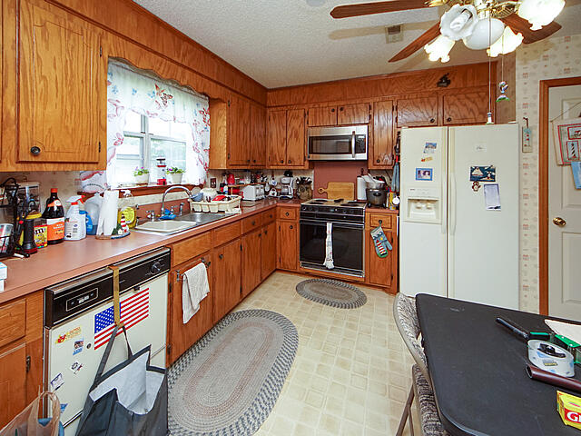 7619 Buck Pond Road North Charleston, SC 29418 - Photo 15 of 27 08
