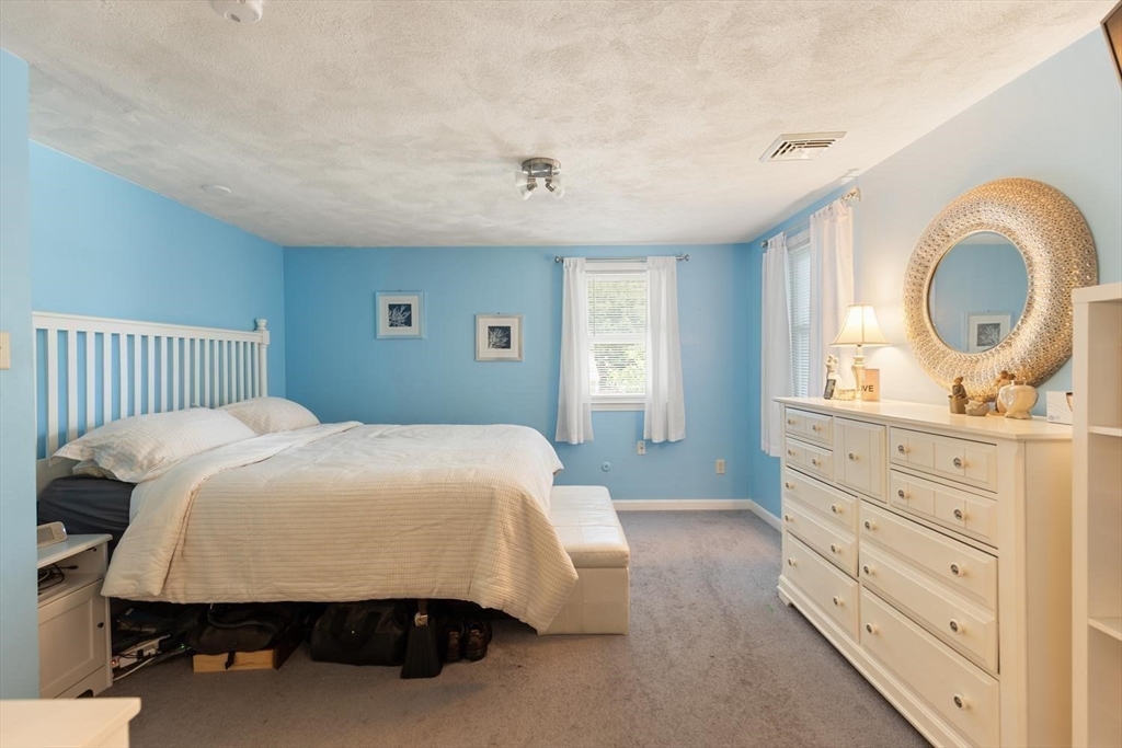 94 Judge Road Lynn, MA 01904 - Photo 19 of 37