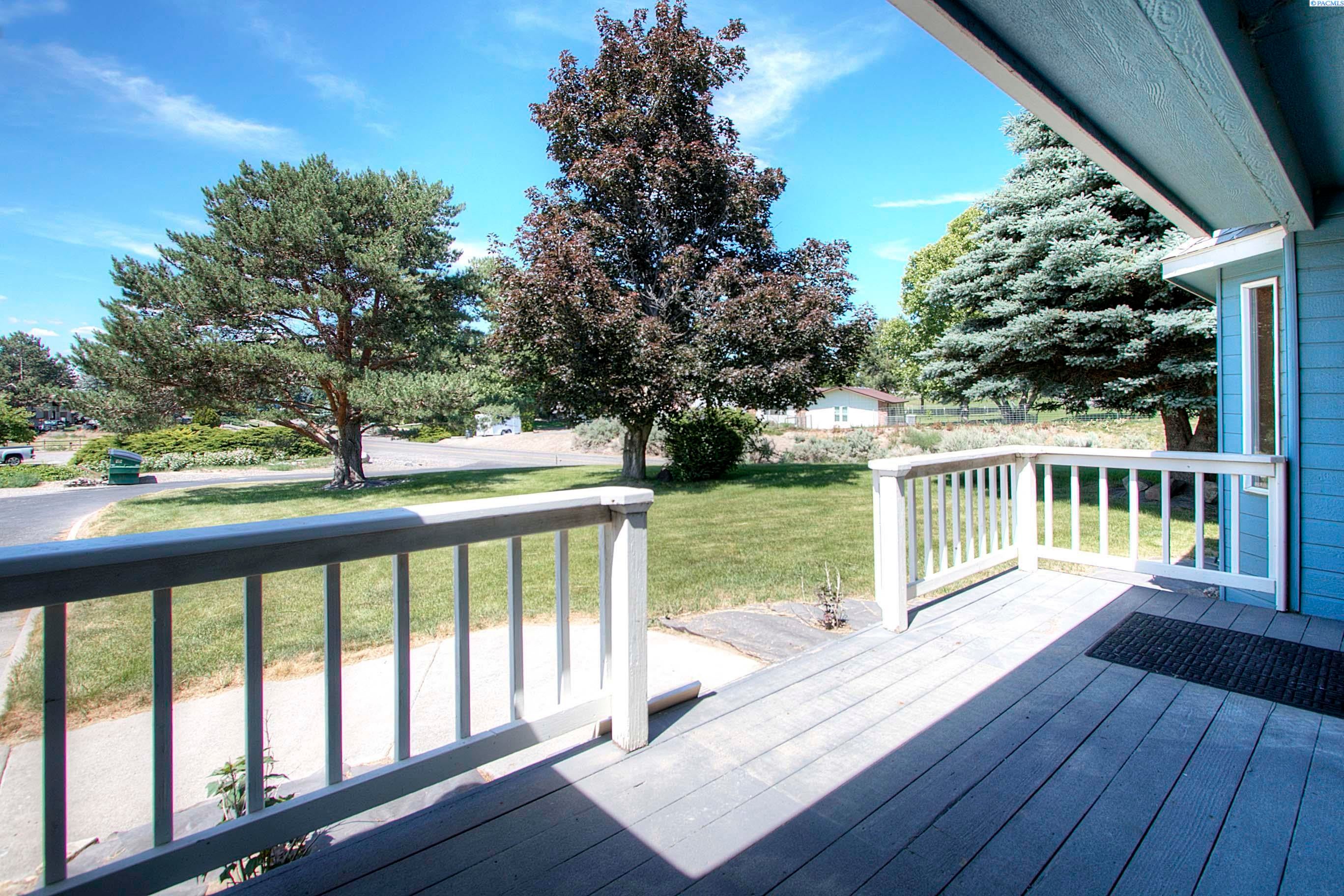 4004 South Bermuda Road Kennewick, WA 99338 - Photo 4 of 43 Gallery Image 4