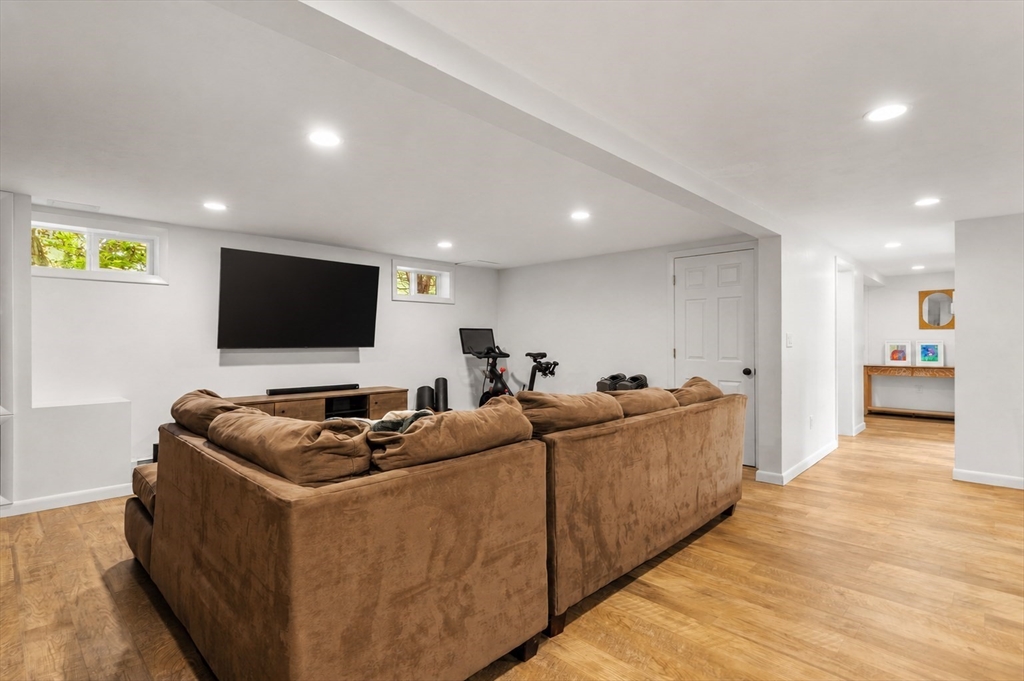 8 Birchwood Road Hudson, MA 01749 - Photo 25 of 36