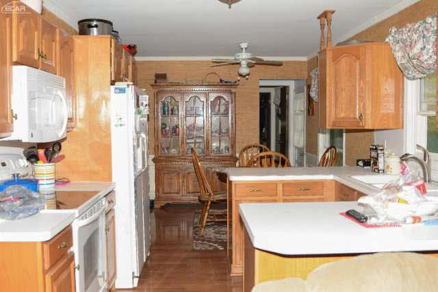 5150 North Georgetown Road Grand Blanc, MI 48439 - Photo 6 of 26 21168619-5.JPG