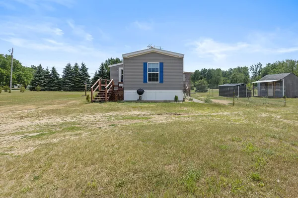 $184,900 | 20089 West Lake Montcalm Road, Howard City, MI 49329