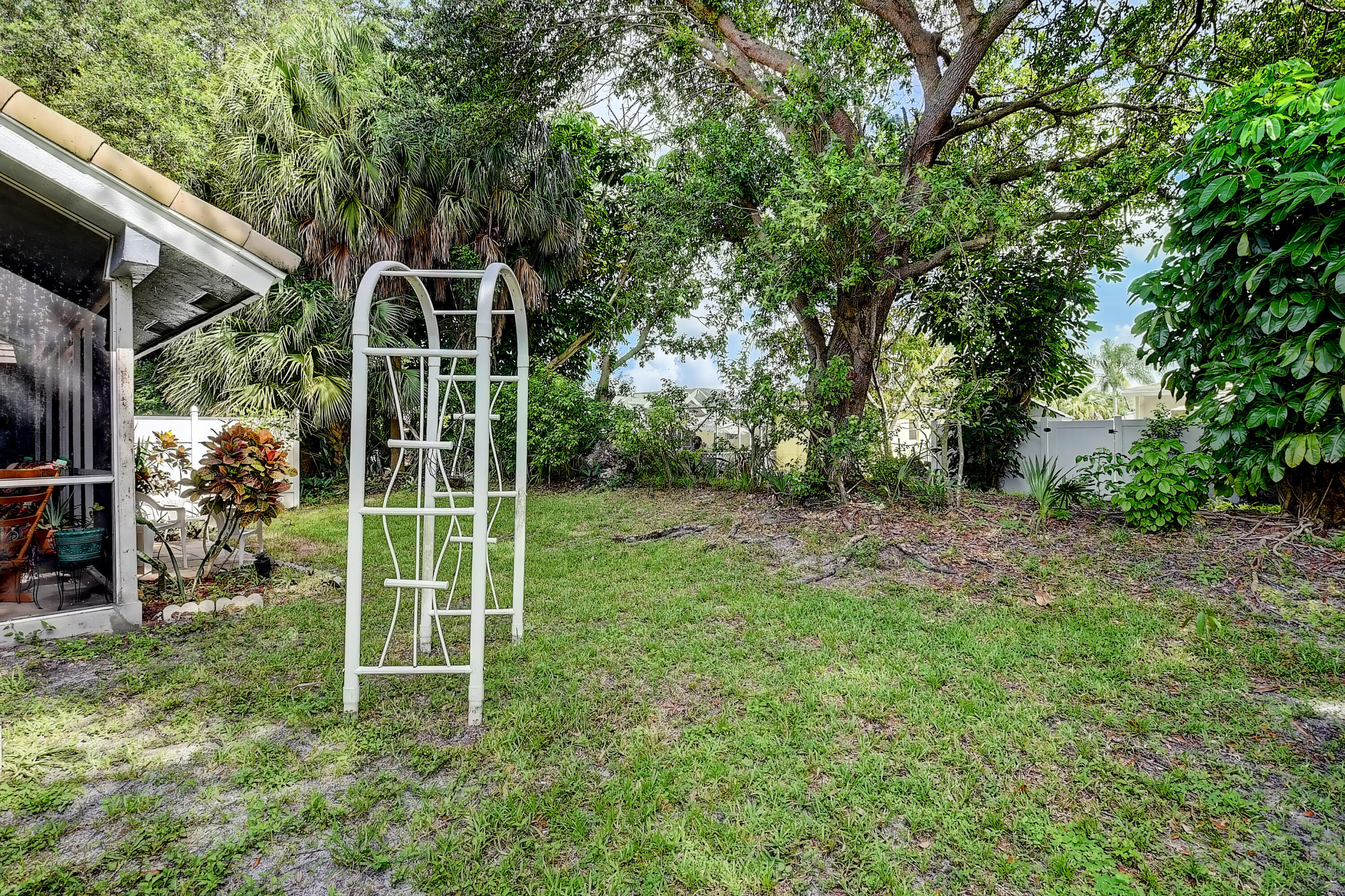 10631 Palm Spring Drive Boca Raton, FL 33428 - Photo 34 of 44 back view