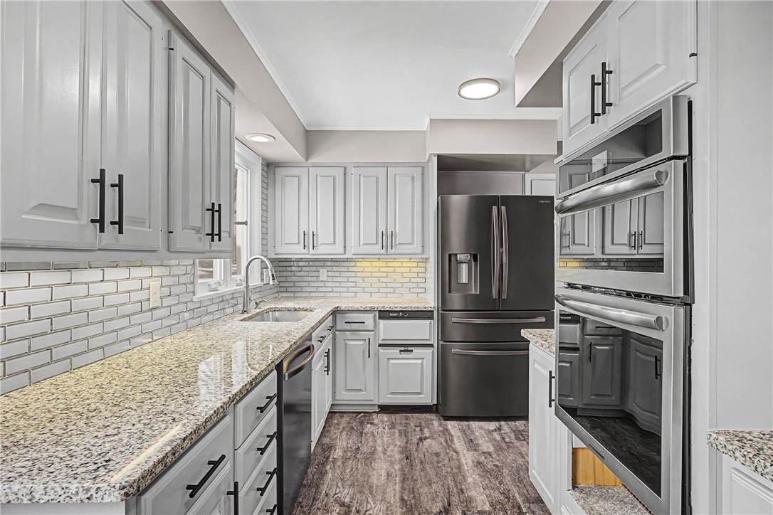 248 Gate House Trail Henrietta, NY 14467 - Photo 13 of 44