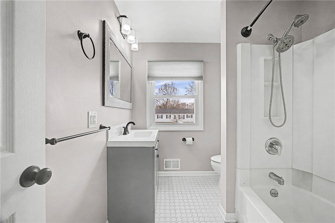 248 Gate House Trail Henrietta, NY 14467 - Photo 27 of 44