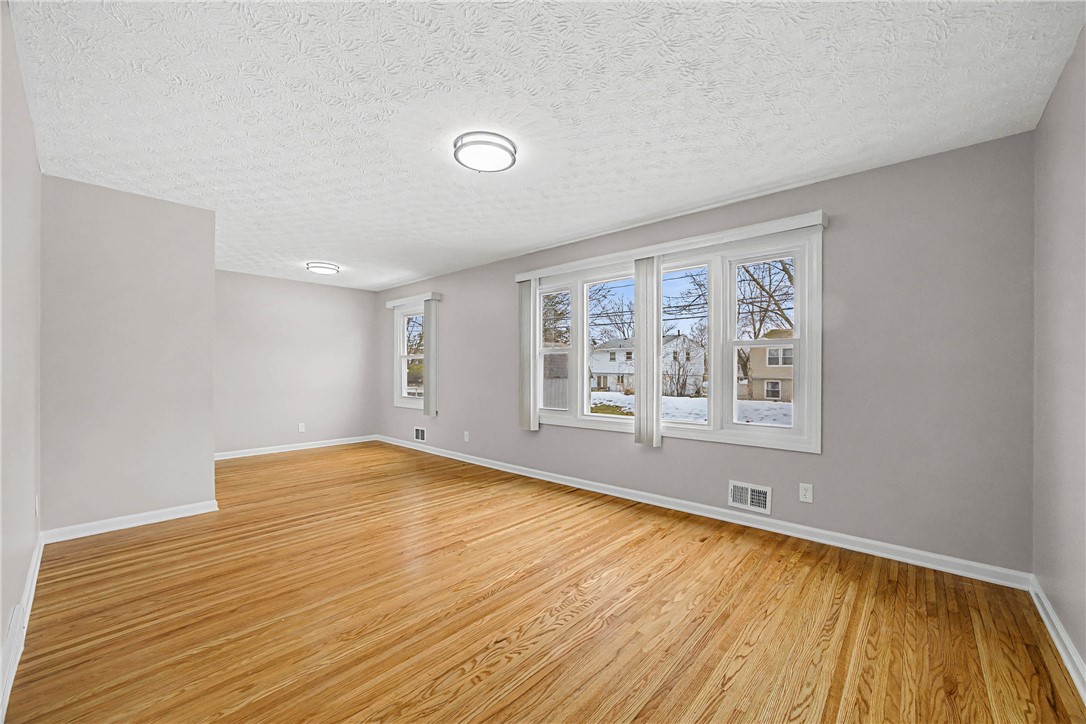 248 Gate House Trail Henrietta, NY 14467 - Photo 9 of 44