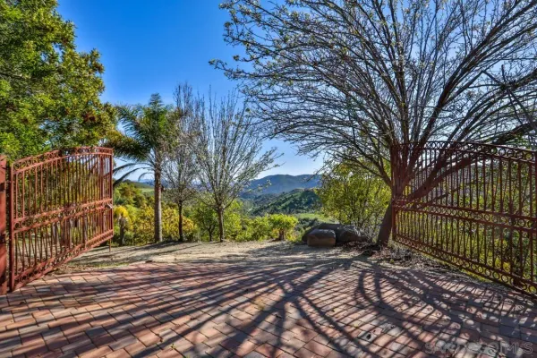 $579,999 | 44945 Palladian Court, Unit 15, Temecula, CA 92590