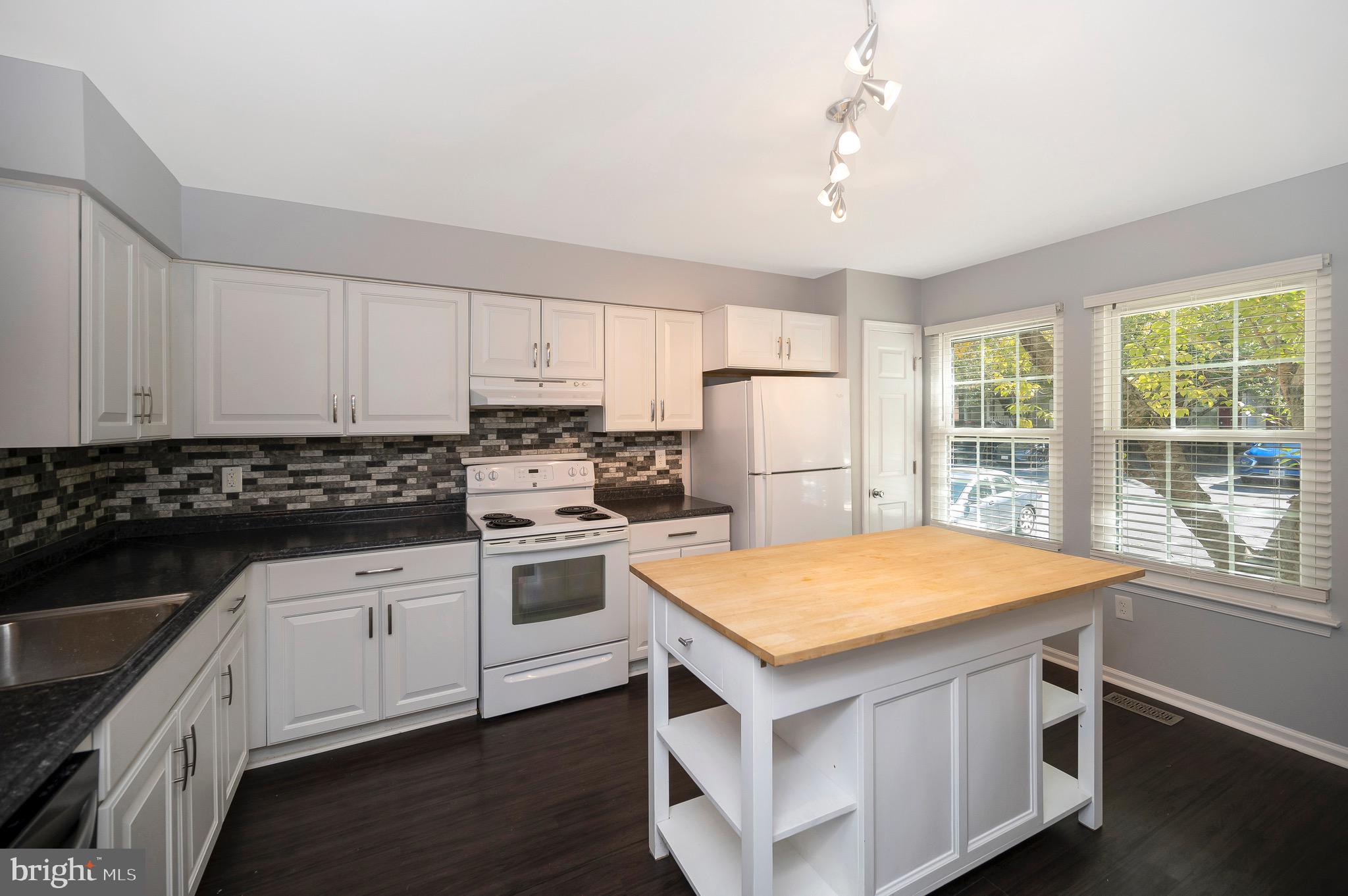 807 Wind Ridge Drive Stafford, VA 22554 - Photo 11 of 46 Kitchen