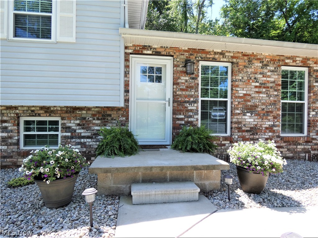 12165 Dupont Road Washington, WV 26181 - Photo 4 of 34