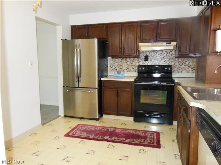 6472 State Road, Unit J5 Parma, OH 44134 - Photo 3 of 11 Gallery Image 3
