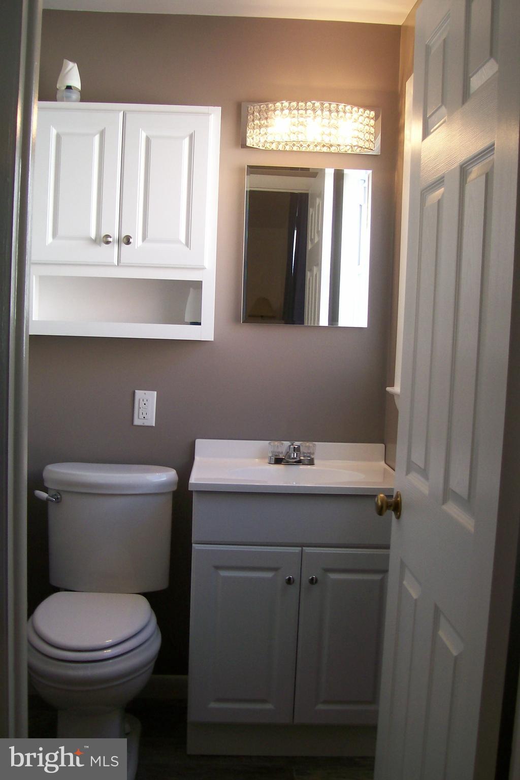 9035 Eastview Road Philadelphia, PA 19152 - Photo 13 of 32 Master Half-Bath
