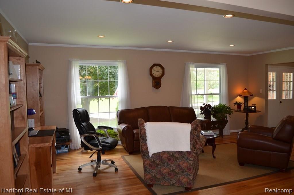 35872 Johnstown Road Farmington, MI 48335 - Photo 12 of 55 DSC_0120 (1024x678).jpg