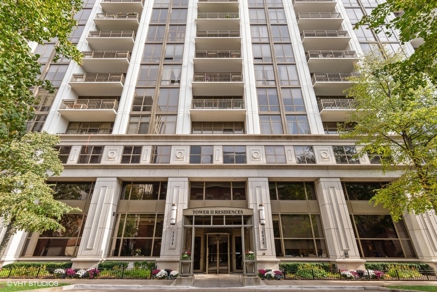 1335 South Prairie Avenue, Unit 605 Chicago, IL 60605 - Photo 1 of 20 front view of a building